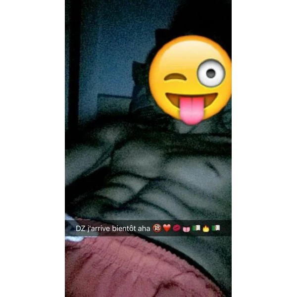 #marocaine #algerienne  Ajouter les fille : Waliiduux  
snapchat du site : world_beurette